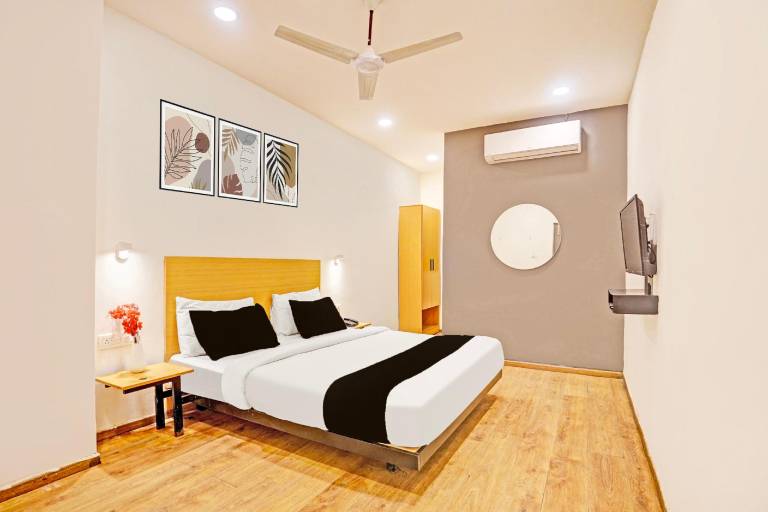 Super Townhouse Mukut Bazar