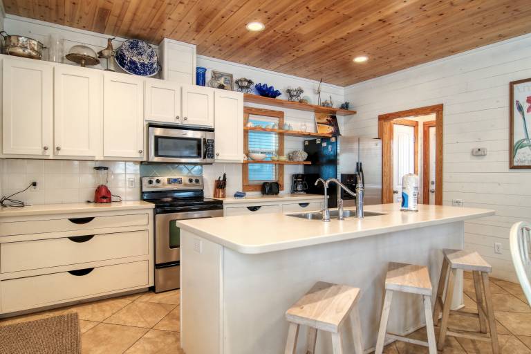 VW12-The Ohana Hut — photo 4