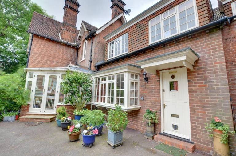 2 Bed in Tunbridge Wells oc tw626