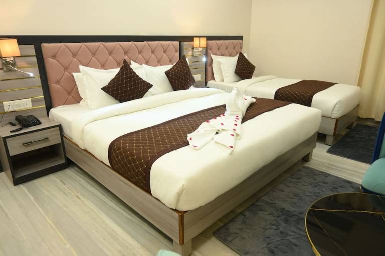 Hotel Kashi Crown