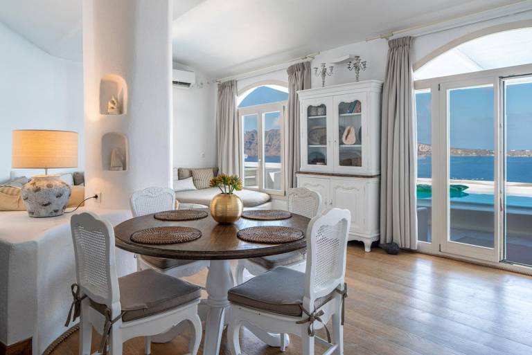 Family-oriented villa with private pool, jacuzzi & terrace | Sea view | Close to the beach | Pet-friendly — photo 5