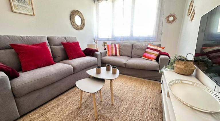 Apartment with 1 room for 4 persons in Tinqueux