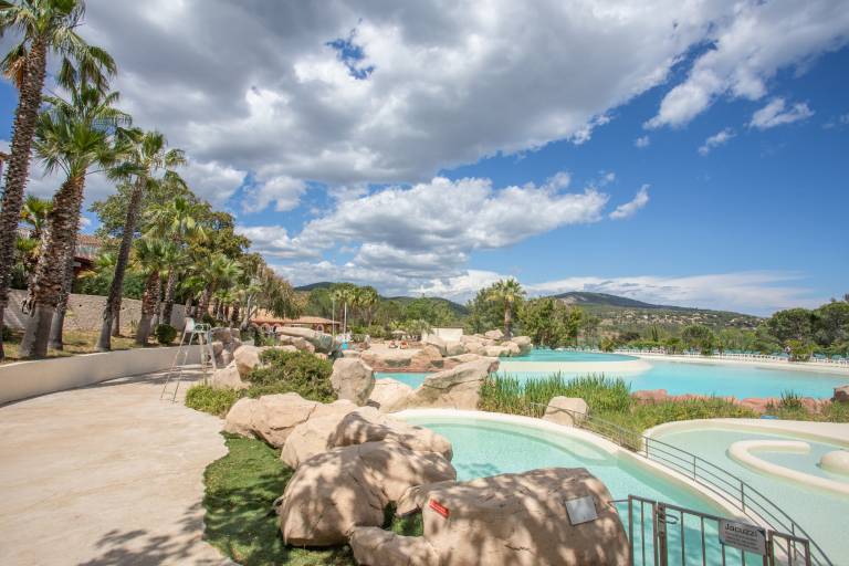 Child-friendly charming holiday apartment with pool, terrace & garden | Garden view | Dogs allowed in Grimaud