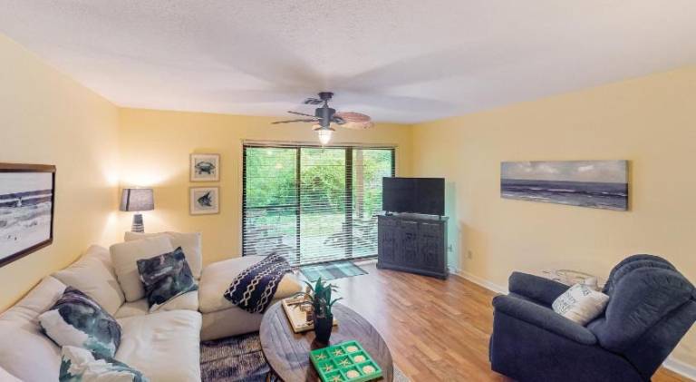 Fully equipped vacation home with private pool & jacuzzi | Beach nearby | Pets are welcome — photo 2