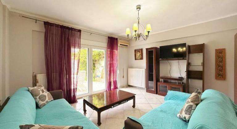 Rental apartment with terrace in Kassandra