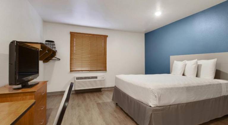 WoodSpring Suites Texas City — photo 2