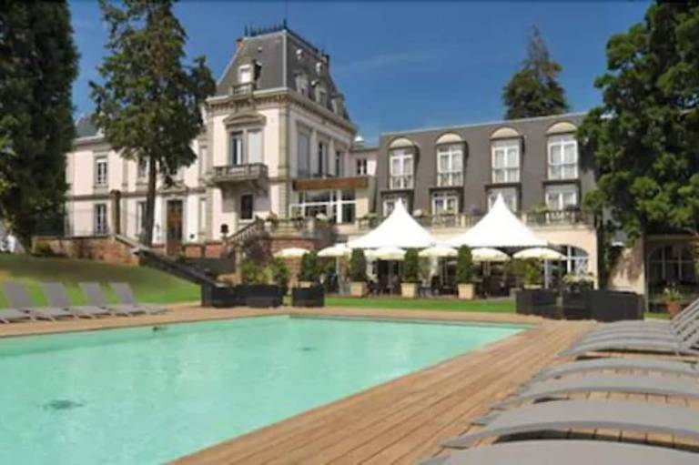 LE H Hôtel & Restaurant