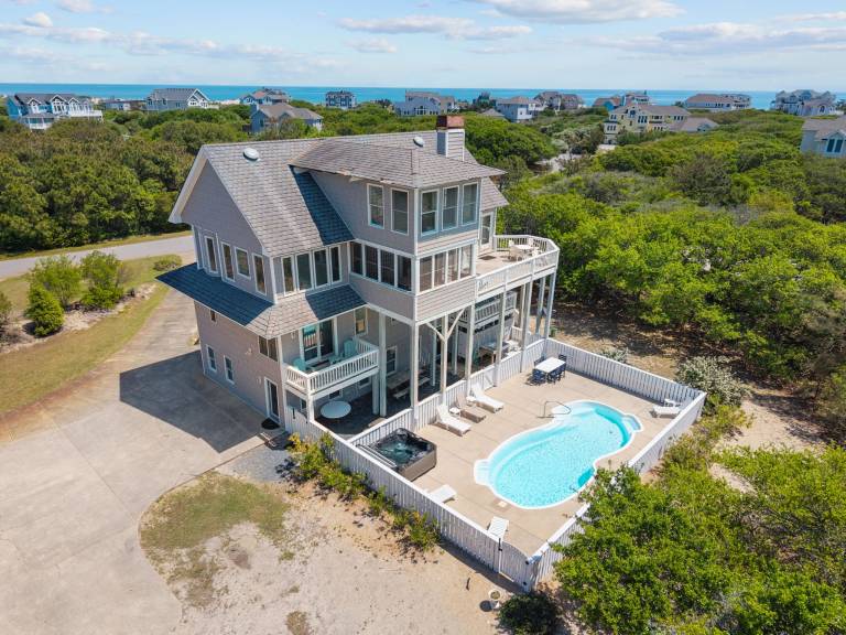 House with terrace, hot tub & BBQ | Water view in Outer Banks, NC