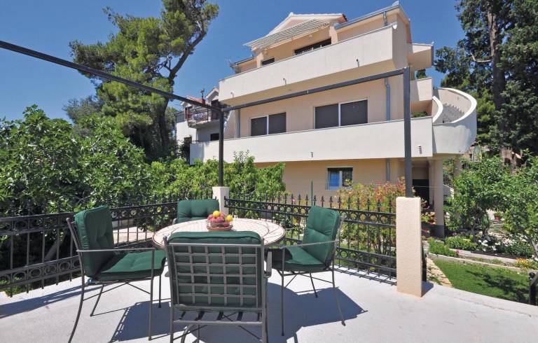 Apartament  Slatine