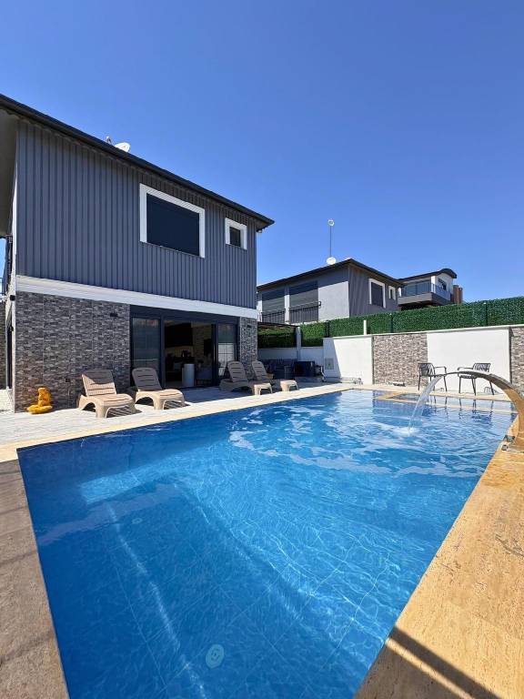 House with jacuzzi, barbeque & yard | Perfect for remote work in Antalya