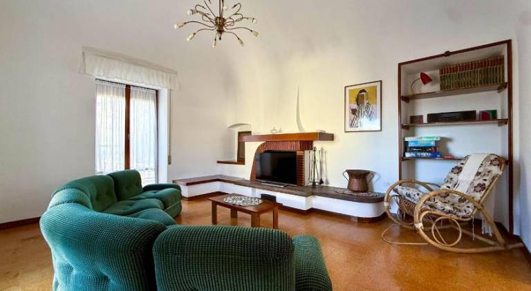 Vacation home with 2 rooms for 4 persons in L'Aquila