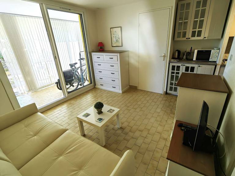 Lovely T2 cabin for 4 people, garden, 900m from the sea — photo 3