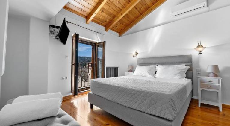 Myrtillo I Luxury Traditional House in Lefkada