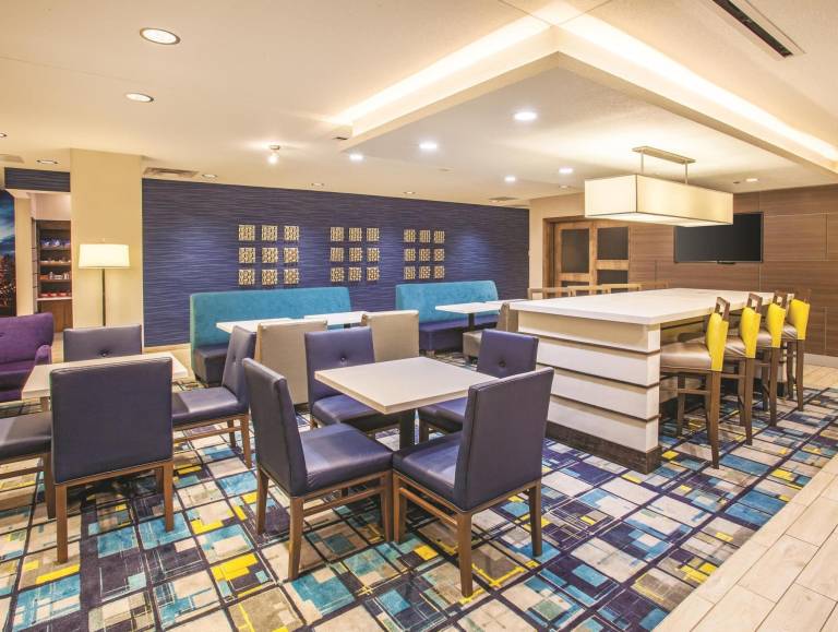 La Quinta Inn & Suites by Wyndham Duluth — photo 4
