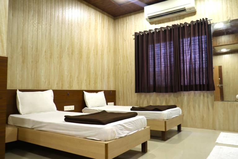 Hotel Midtown Inn in Trimbak