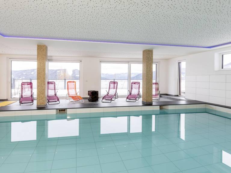 Holiday apartment with pool — photo 2