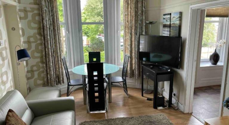Holiday apartment with 1 room for 5 persons in Glasgow