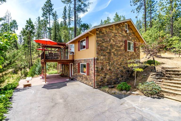 House  Groveland