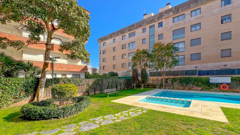 Rental apartment with yard & pool | Close to the beach | Pets allowed — photo 3