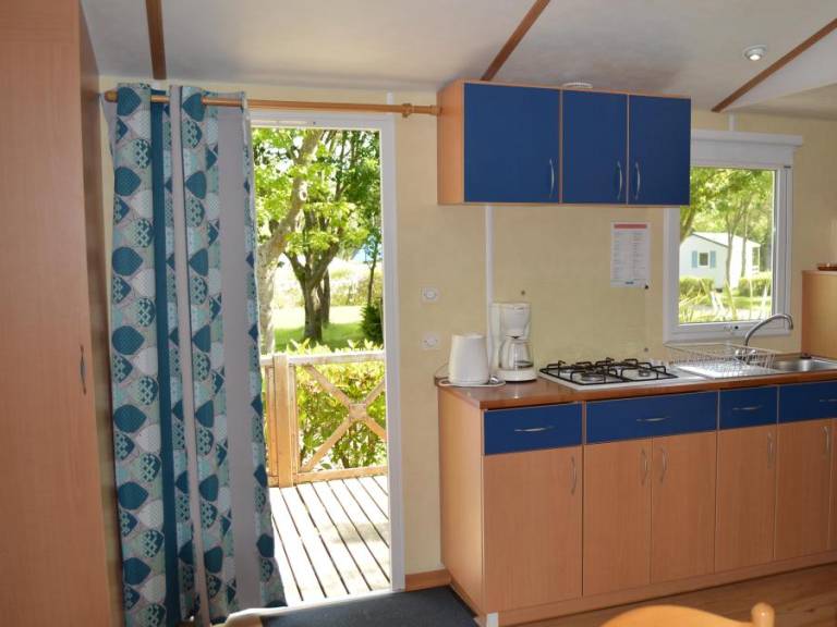 Mobile home with patio & heated pool — photo 5