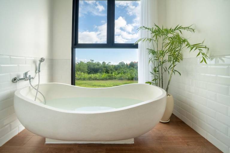 Villa with garden & pool | Pet-friendly — photo 4