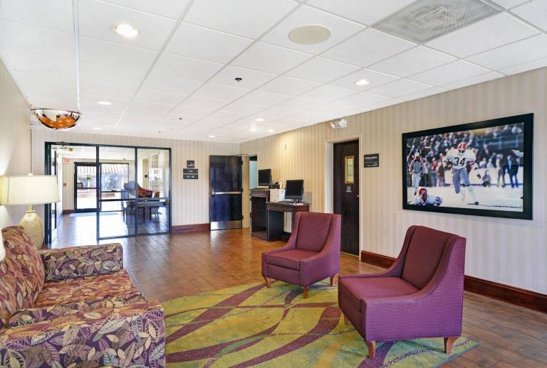 Hampton Inn Athens — photo 4