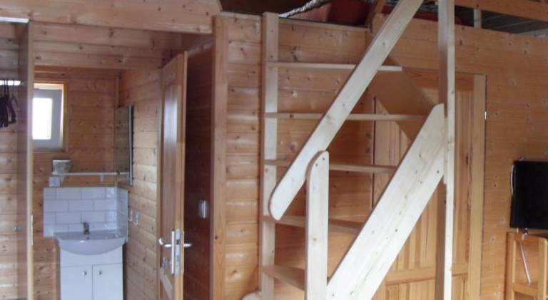 Lodge with patio, pool & garden | Pets are welcome — photo 2