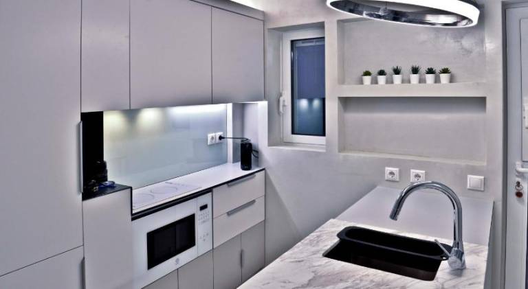 Fully equipped rental apartment with patio | Next to Syntagma Square | Pets allowed — photo 4