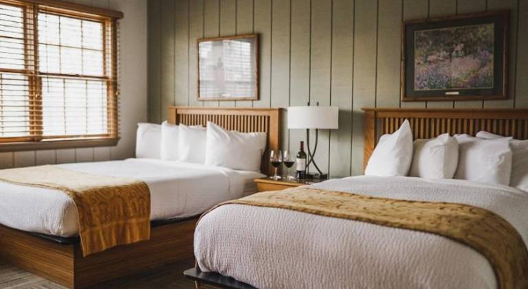 Spacious lodge with pool, garden & hot tub | Pets are welcome — photo 2