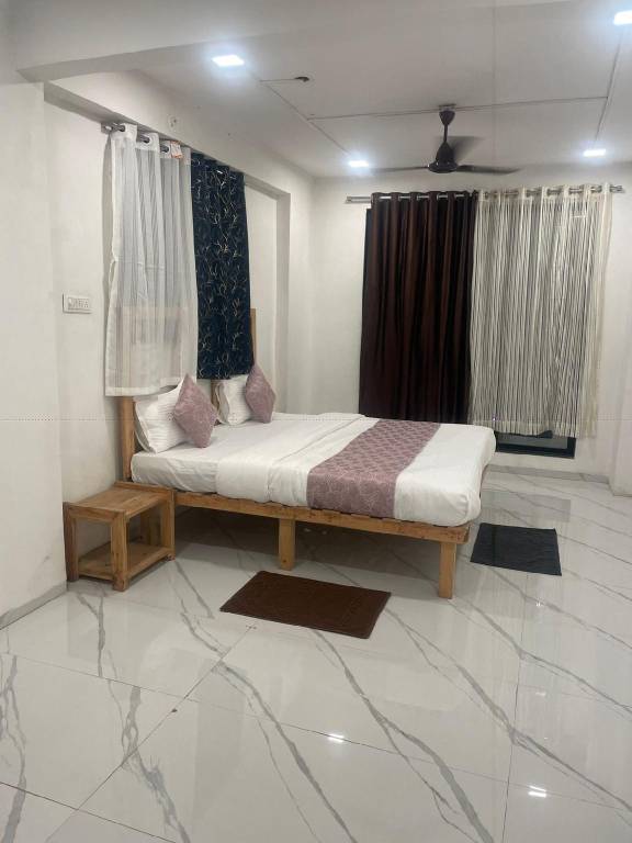 House with 1 room for 20 persons in Navi Mumbai