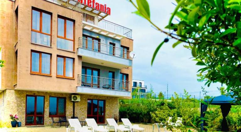 Beautiful holiday apartment with terrace, barbeque & private pool | Pets allowed in Sozopol