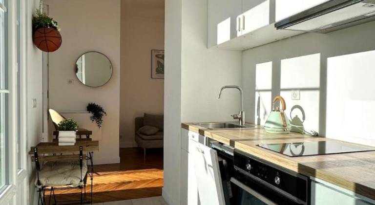 Charming rental apartment with terrace | Next to Russian Orthodox Cathedral | Suitable for remote work | Pets allowed — photo 3