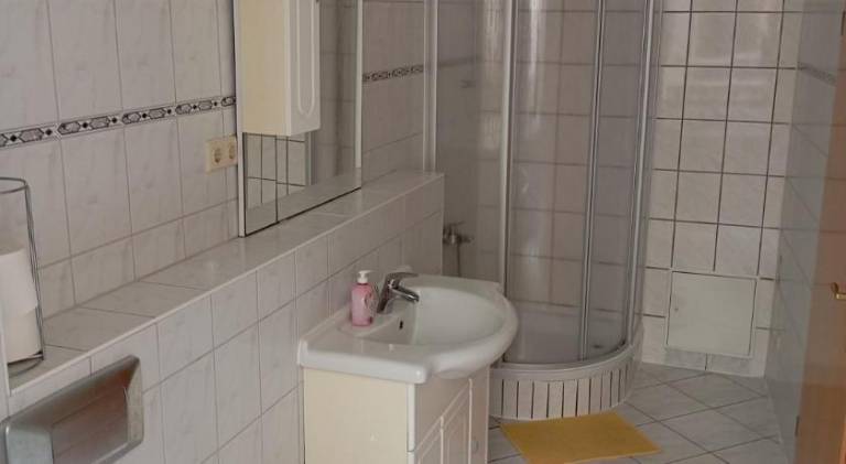 Rental apartment with 2 rooms for 4 persons — photo 4