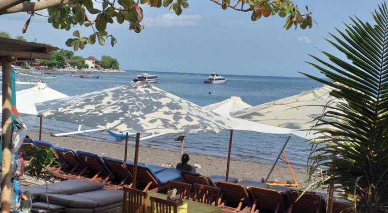 Warung Win Beach & Homestay — photo 4