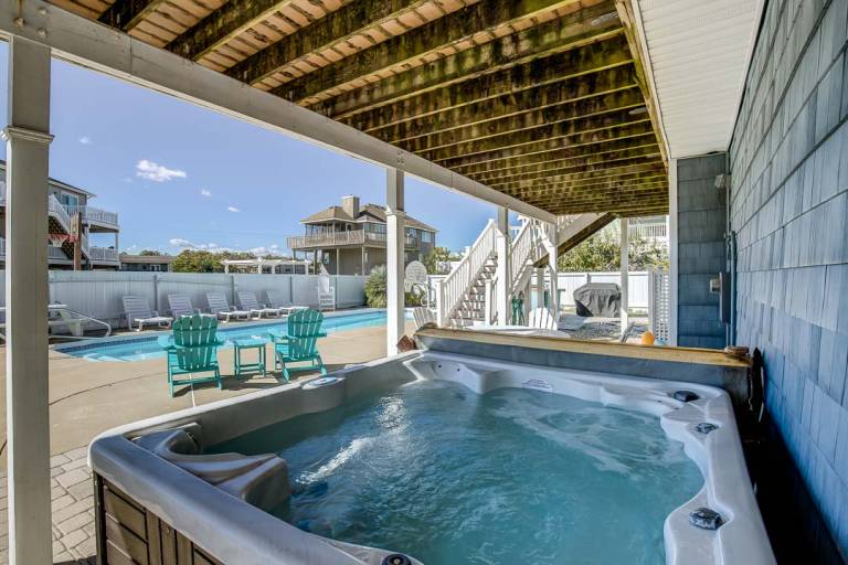 Coastal Charm 200 ft to the beach Private Pool, Hot Tub — photo 5
