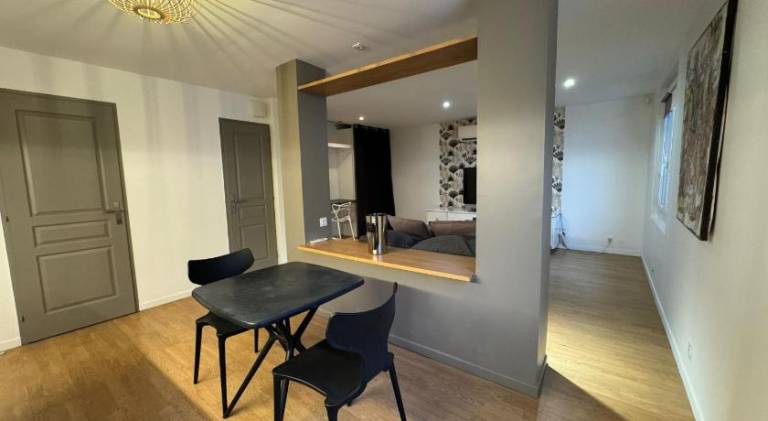 Apartment with pool | Pets are welcome in Lyon