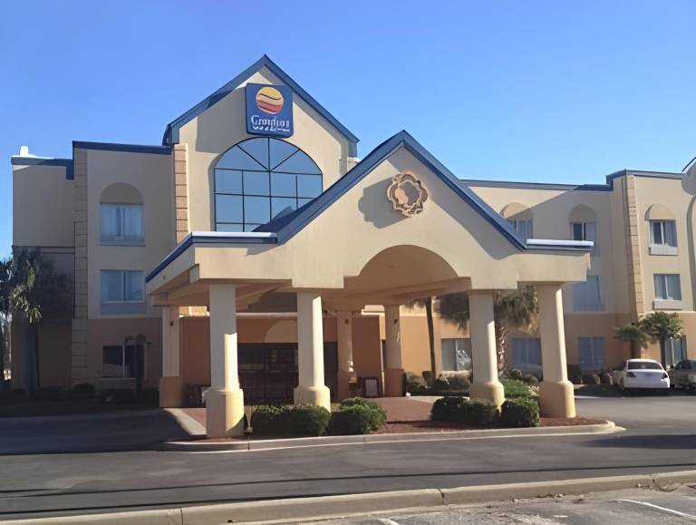 Comfort Inn & Suites Ft. Jackson Maingate in Columbia, GA