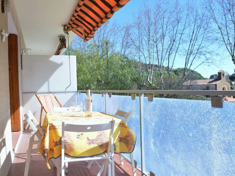 Apartment with 1 room for 4 persons in Le Lavandou