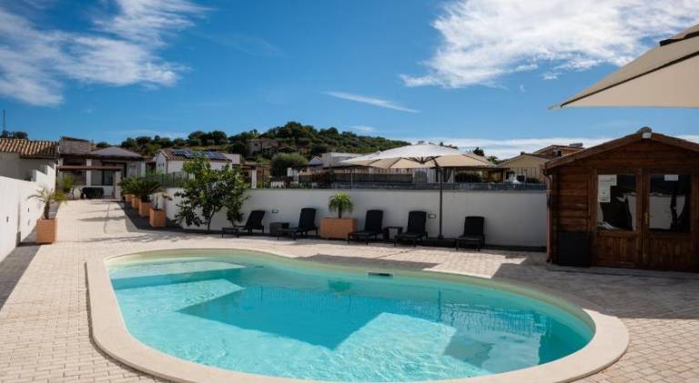 Holiday apartment with terrace, yard & private pool | Suitable for remote work — photo 3