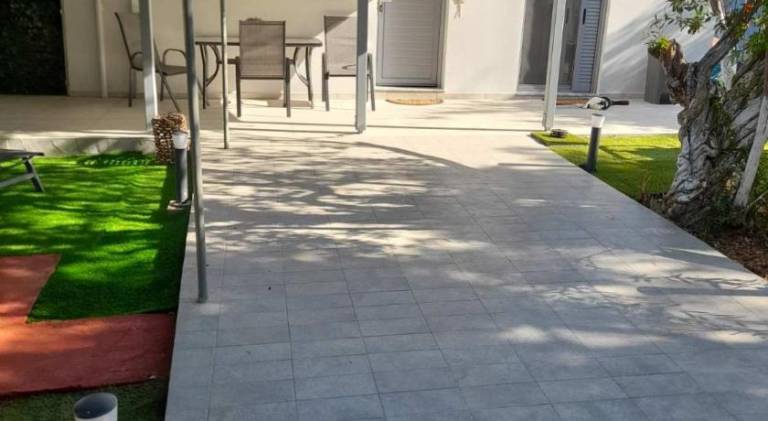 Nice vacation home with terrace & yard | Beach nearby | Pet-friendly — photo 5