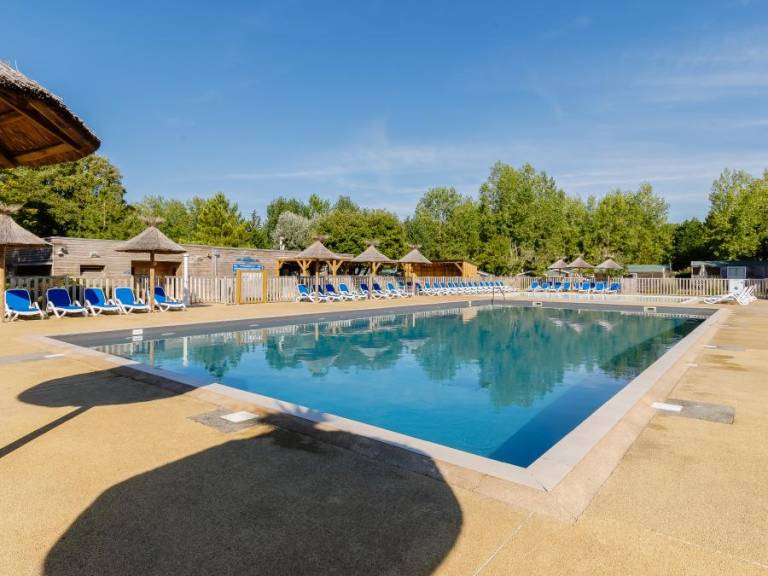 Mobile home with terrace & heated pool — photo 2