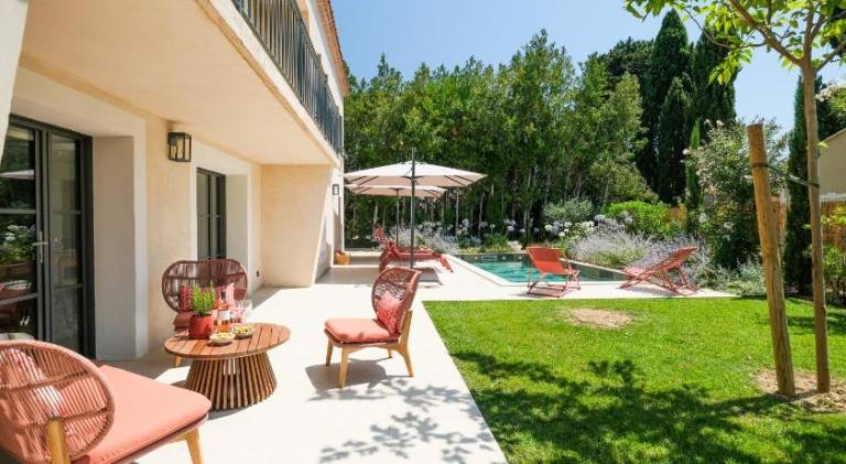 Fully equipped house with patio, grill & private pool | Pets allowed — photo 5