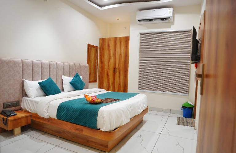 Hotel Venzaa Vijay Nagar in Indore