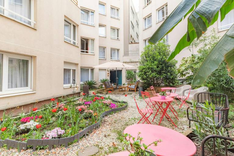 Serviced apartment with terrace — photo 4