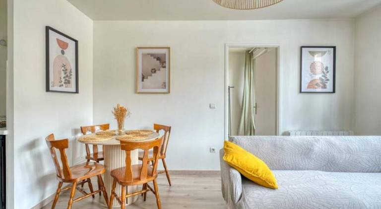 Rental apartment with 2 rooms for 5 persons in Pantin