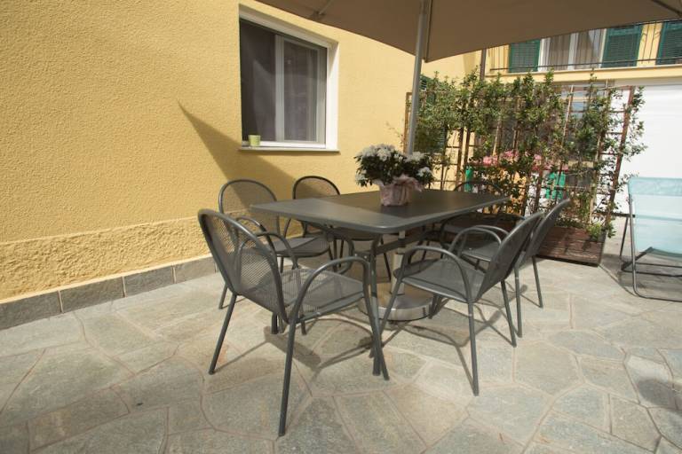 House with garden & BBQ — photo 4