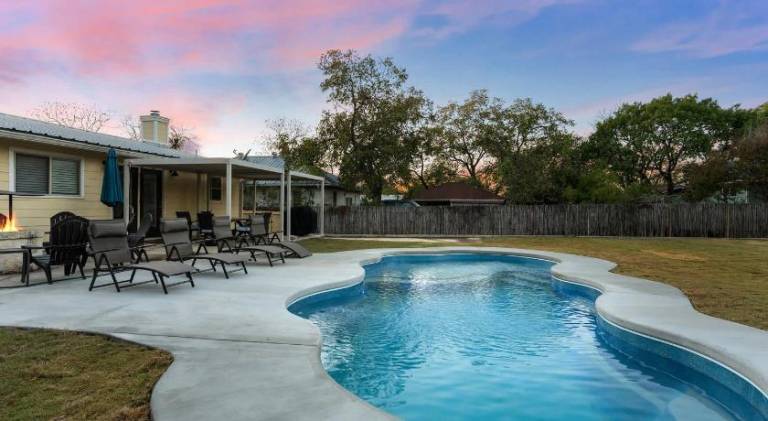 Vacation home with pool in Fredericksburg, TX