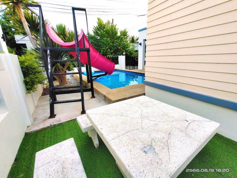 Villa with barbecue & pool — photo 5