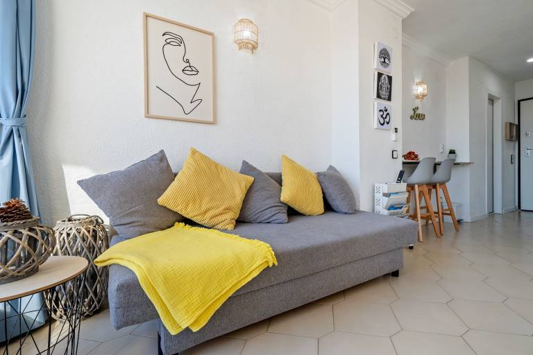 'Salou Beach' Apartment with Sea View, Wi-Fi and Air Conditioning — photo 5