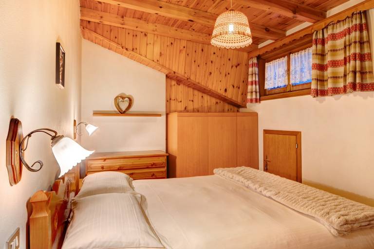 Pleasant rental apartment with barbecue & garden | Garden view | Next to the ski | Pet-friendly in Livigno